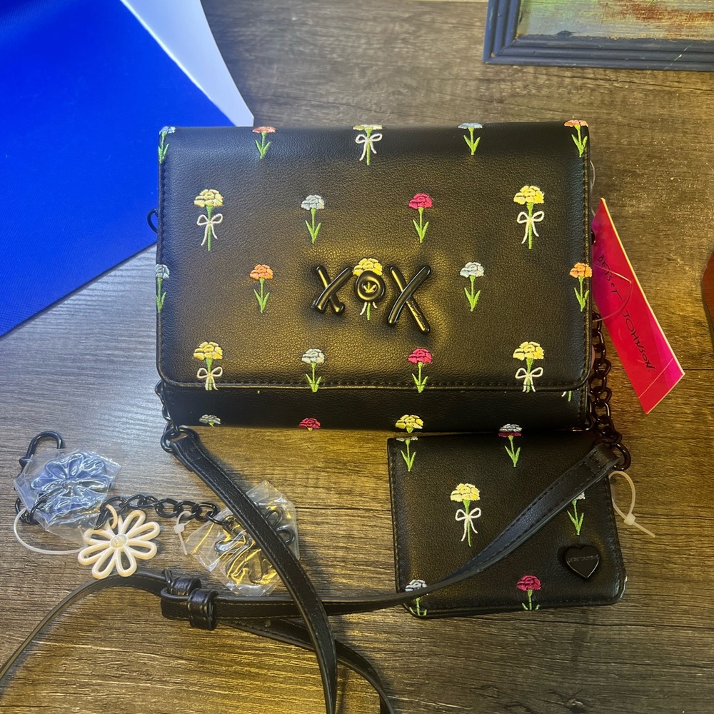 Betsey Johnson Black Skull Crossbody Bag